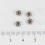 Daisy spacer beads